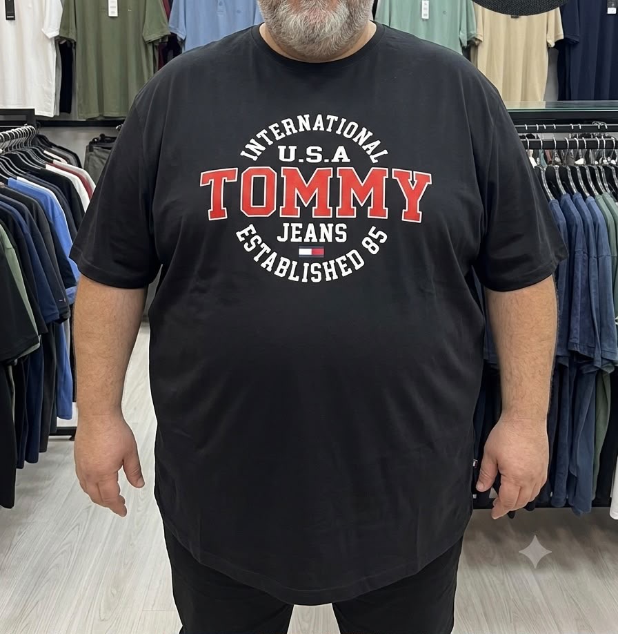 تيشيرت Tommy Hilfiger كبير